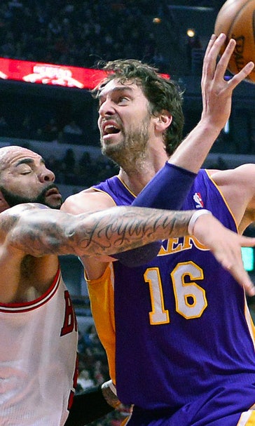 Gibson layup at OT buzzer lifts Bulls over Lakers